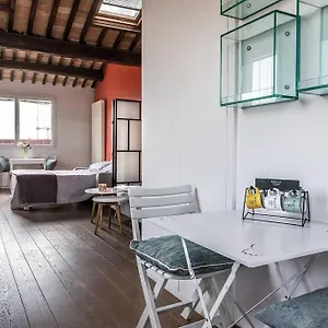  Appartamento Enjoy - Mansarda Nel Cuore Di